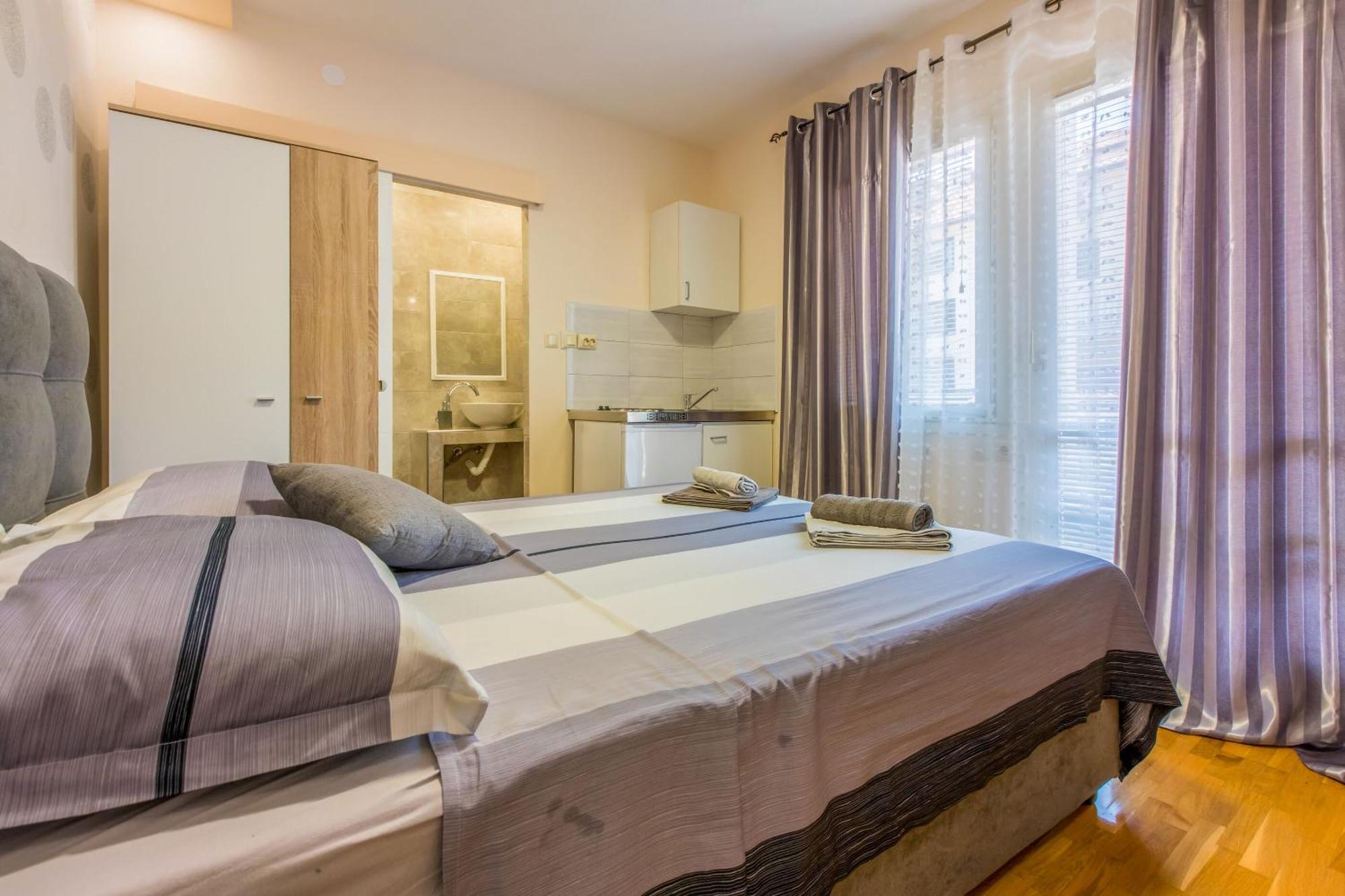 Apartments And Room Art Crikvenica Exterior foto